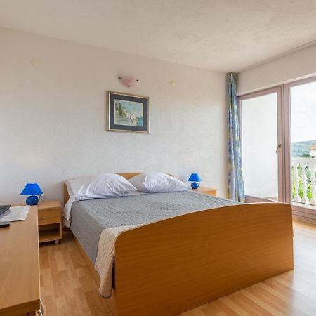 Olive Gardens Apartment Primošten Екстериор снимка