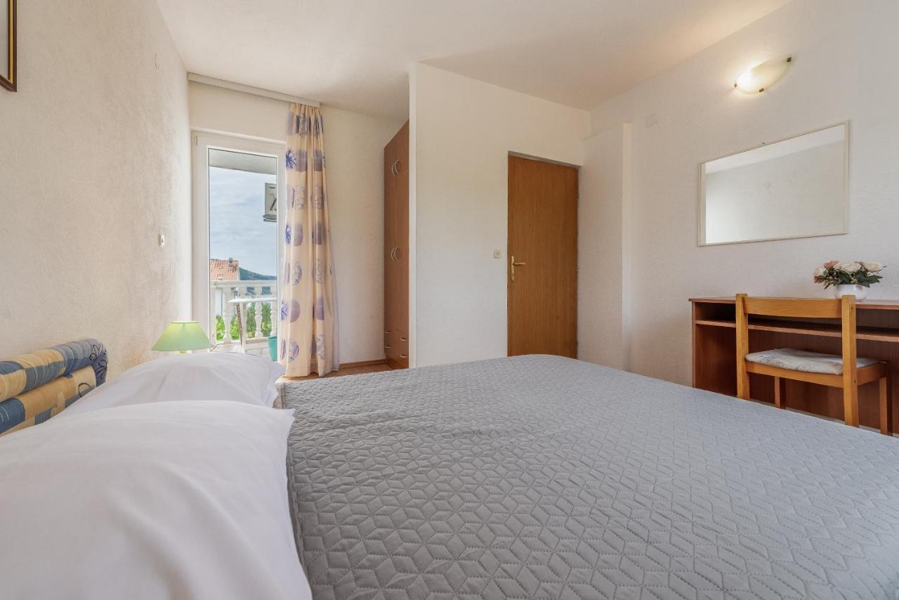 Olive Gardens Apartment Primošten Екстериор снимка