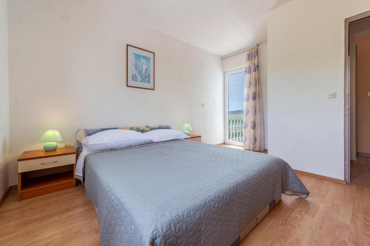 Olive Gardens Apartment Primošten Екстериор снимка