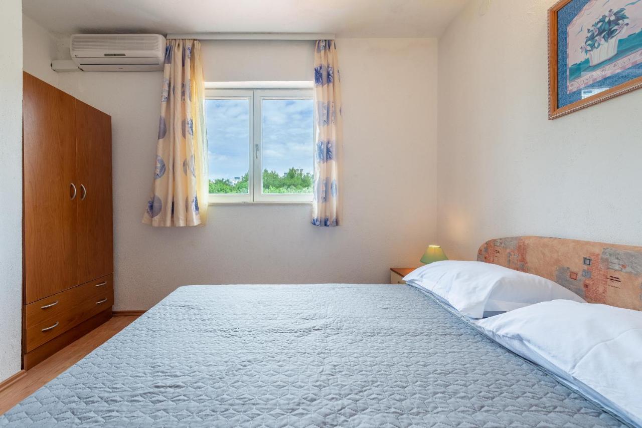 Olive Gardens Apartment Primošten Екстериор снимка