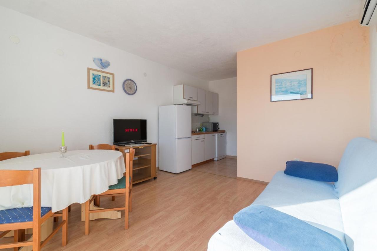Olive Gardens Apartment Primošten Екстериор снимка