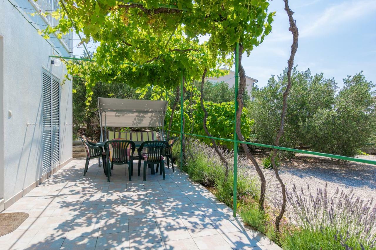 Olive Gardens Apartment Primošten Екстериор снимка