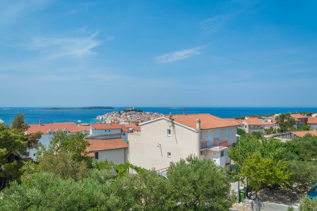 Olive Gardens Apartment Primošten Екстериор снимка