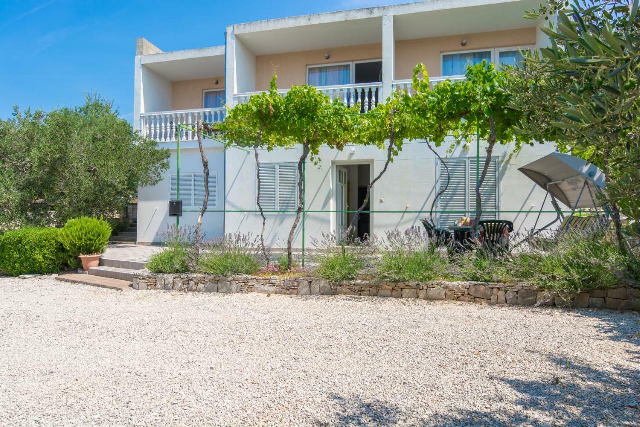 Olive Gardens Apartment Primošten Екстериор снимка