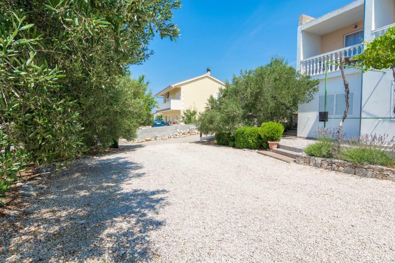 Olive Gardens Apartment Primošten Екстериор снимка