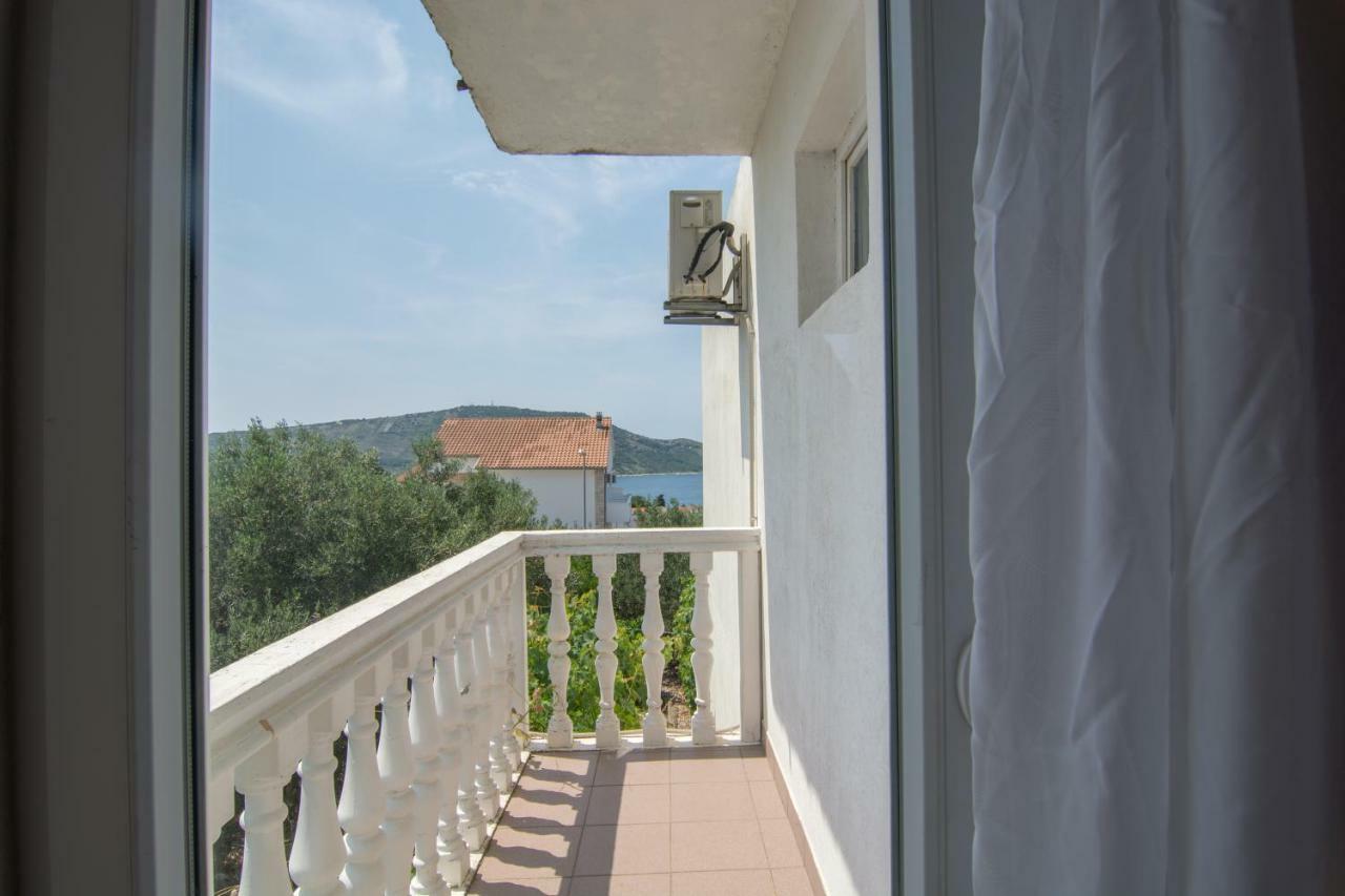 Olive Gardens Apartment Primošten Екстериор снимка
