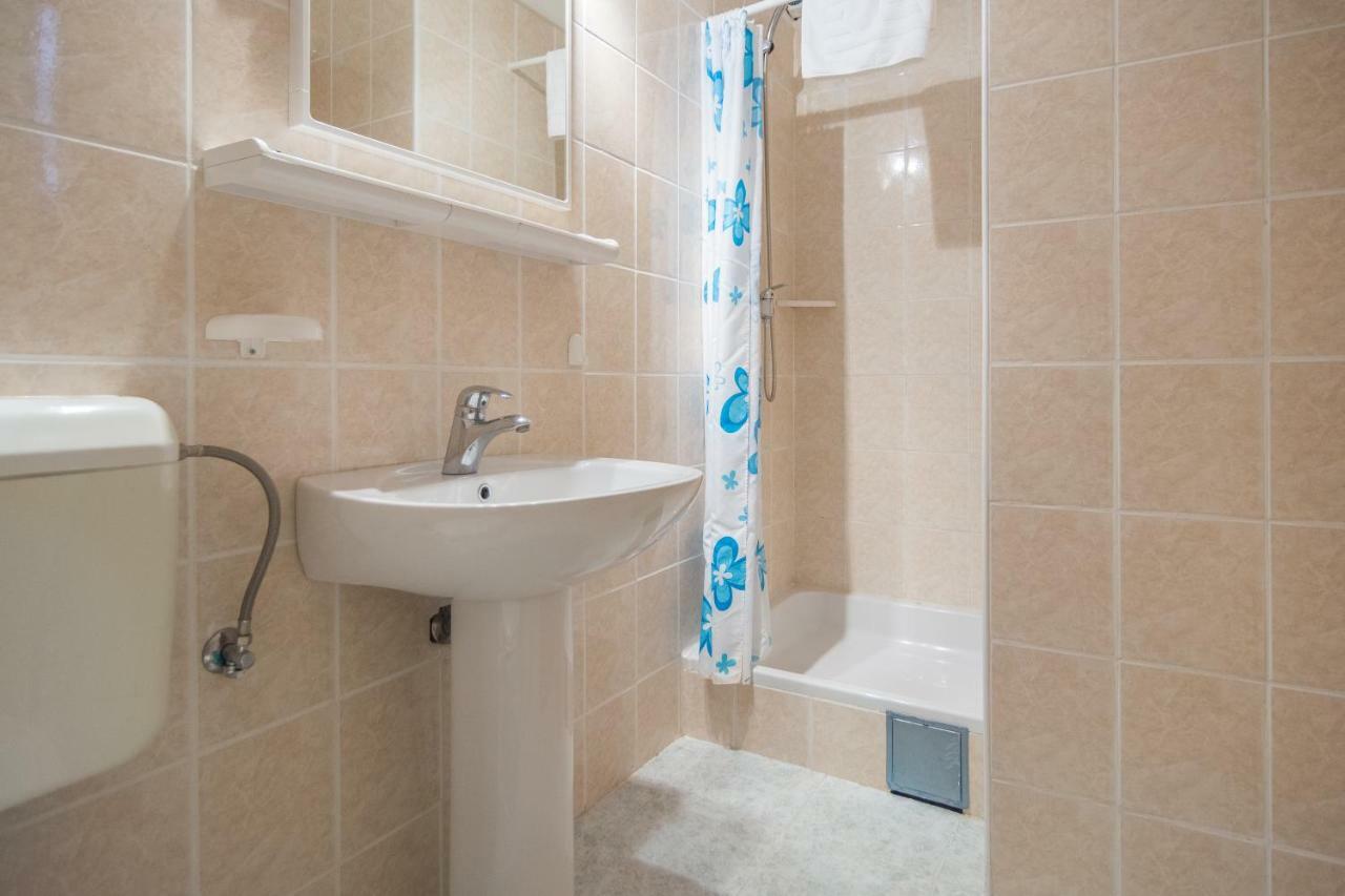 Olive Gardens Apartment Primošten Екстериор снимка