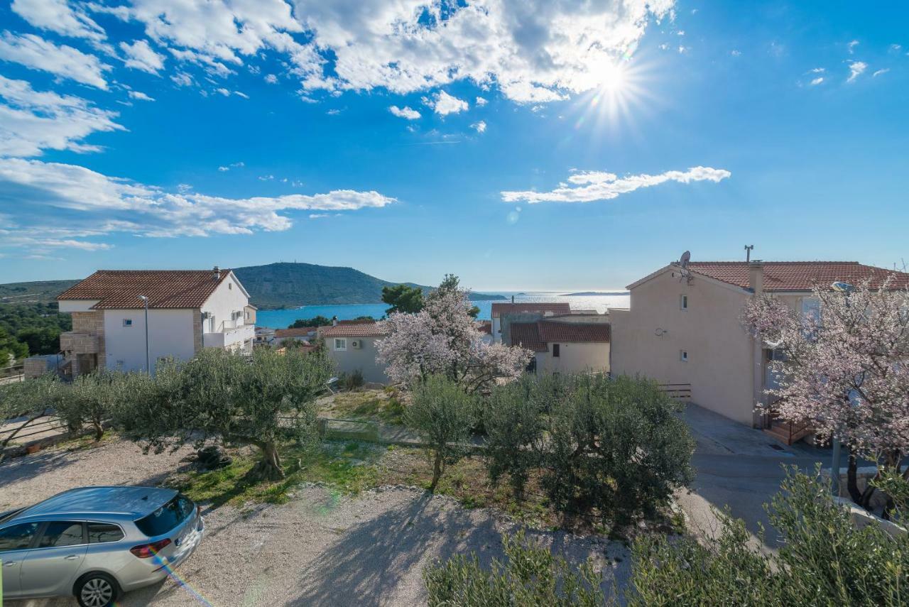 Olive Gardens Apartment Primošten Екстериор снимка