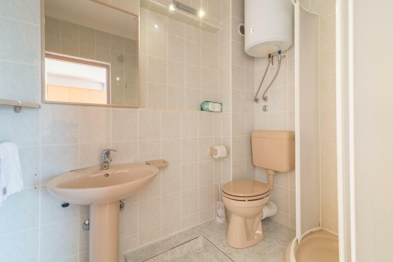 Olive Gardens Apartment Primošten Екстериор снимка