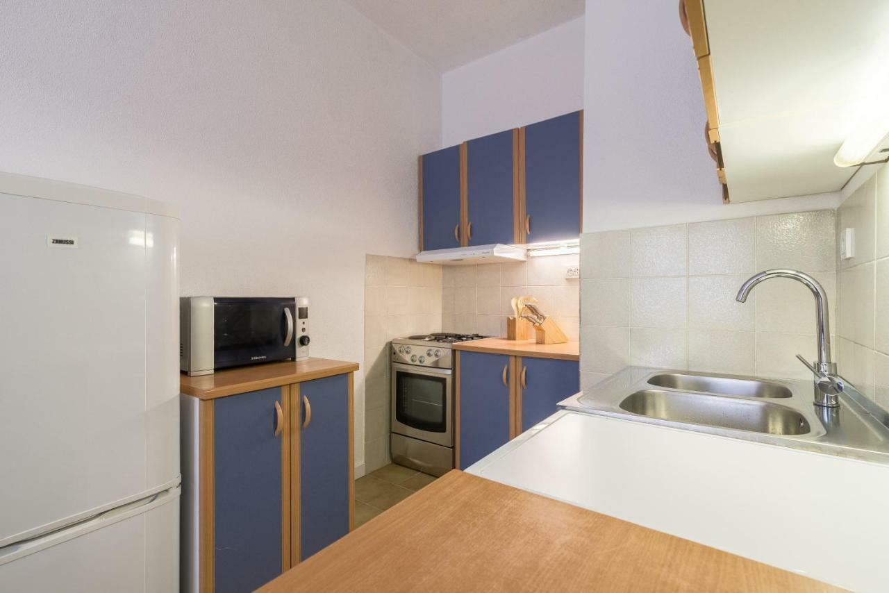 Olive Gardens Apartment Primošten Екстериор снимка
