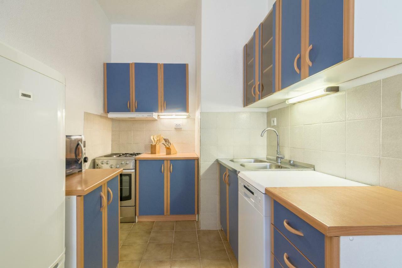 Olive Gardens Apartment Primošten Екстериор снимка
