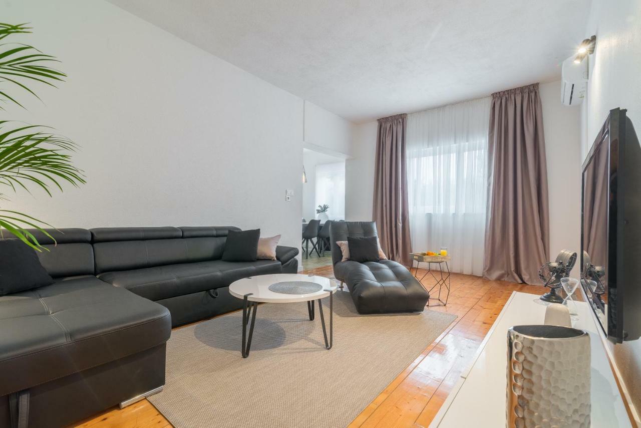 Olive Gardens Apartment Primošten Екстериор снимка