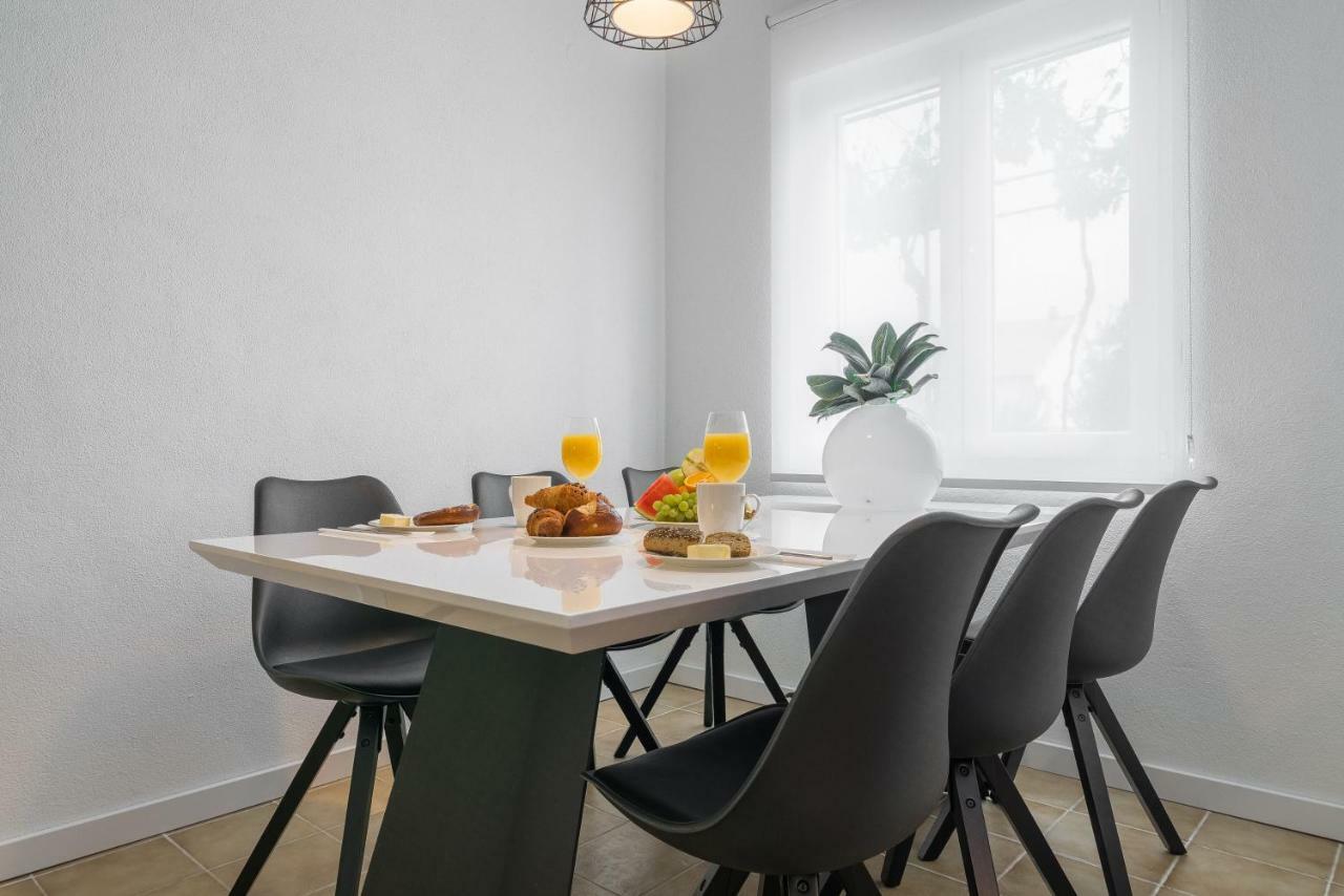 Olive Gardens Apartment Primošten Екстериор снимка