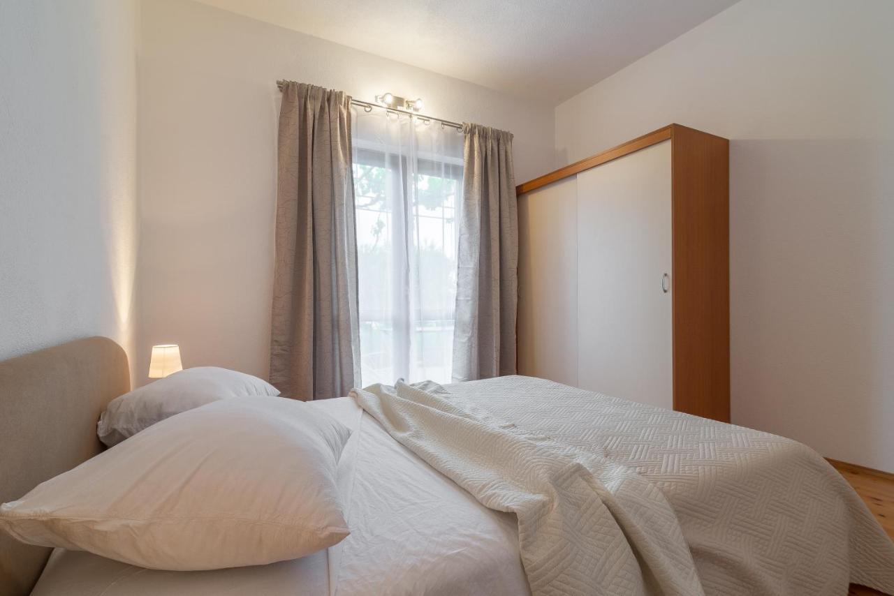 Olive Gardens Apartment Primošten Екстериор снимка